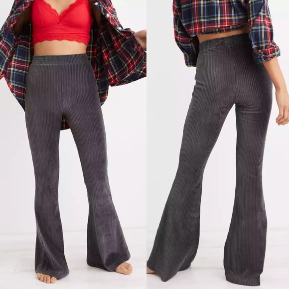 aerie Pants - Aerie Groove On Velour High Waisted Flare Pants size M Medium Long *FLAWED*